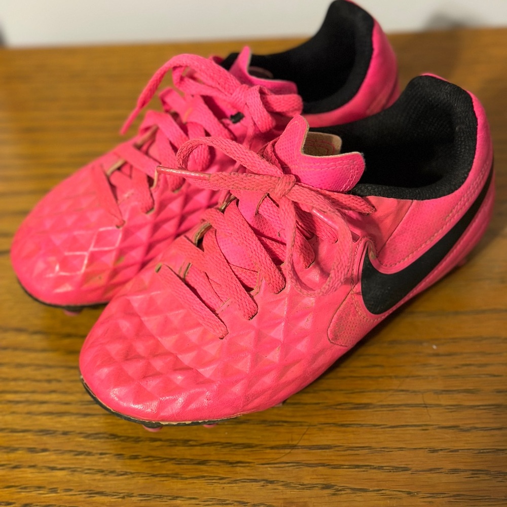 Pink-tiempo nike soccer cleats-kids